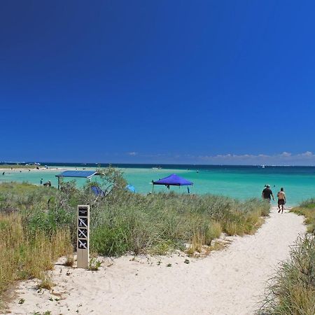 Ostello Ningaloo Club Backpackers Coral Bay Esterno foto