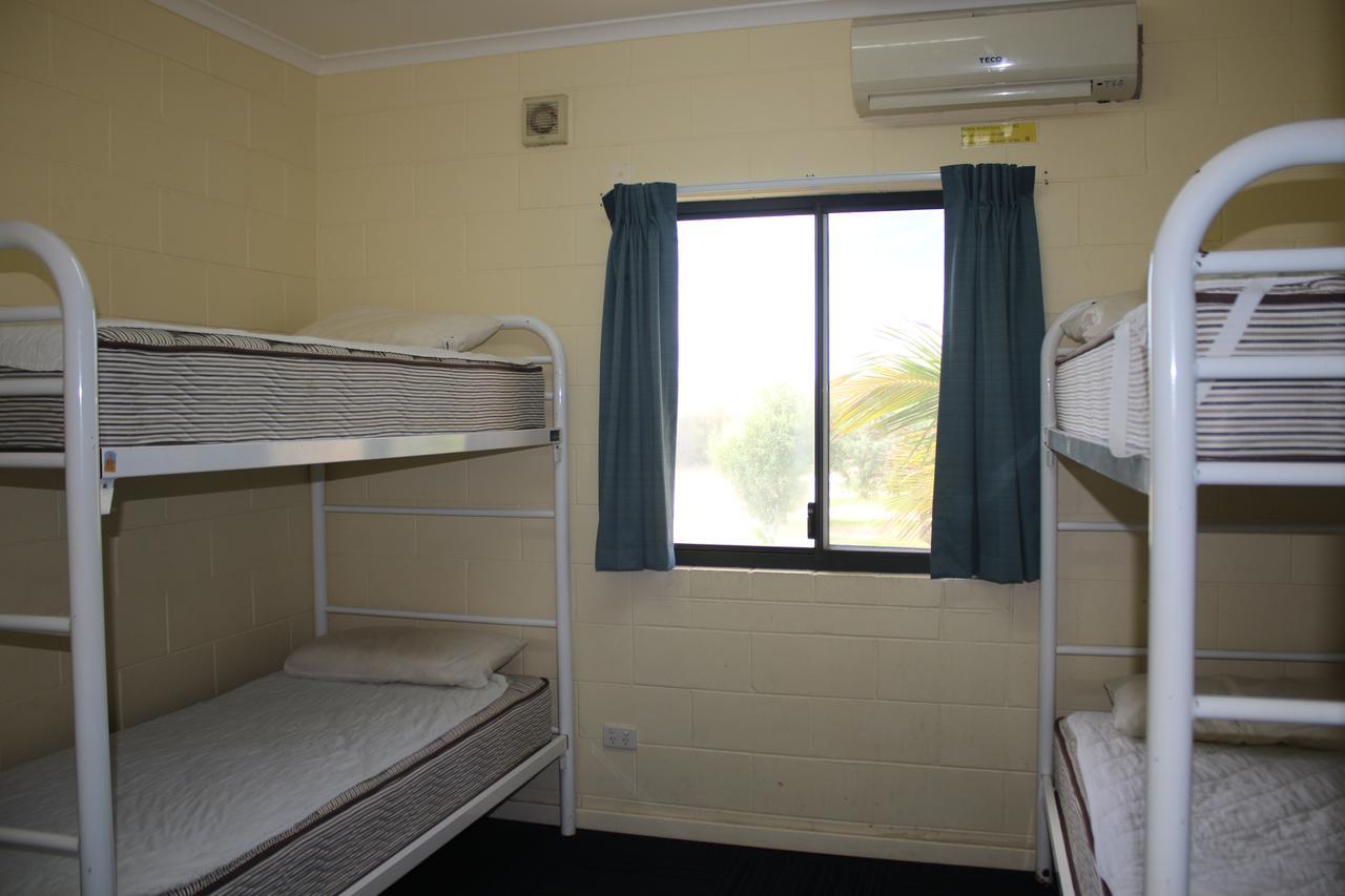 Ostello Ningaloo Club Backpackers Coral Bay Esterno foto